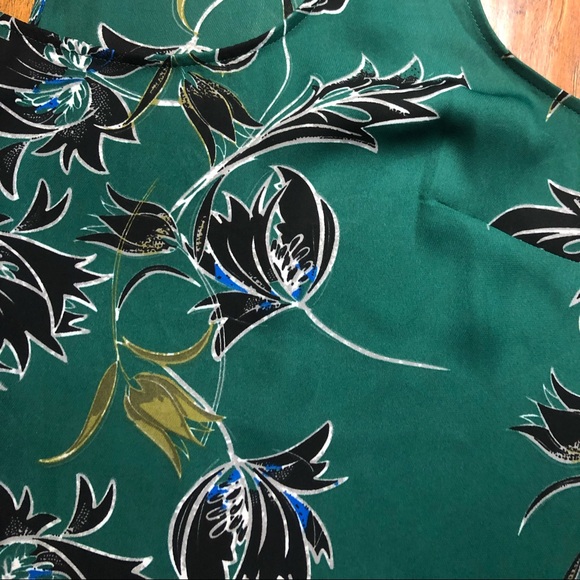CAbi Women’s Sleeveless Peplum Top in a Green Floral Design, Size Small - Picture 6 of 7